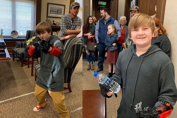 gavin_3D_hands_christmas