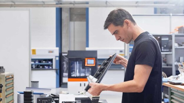 reduce-supply-chain-risk-with-3-procurement-strategies