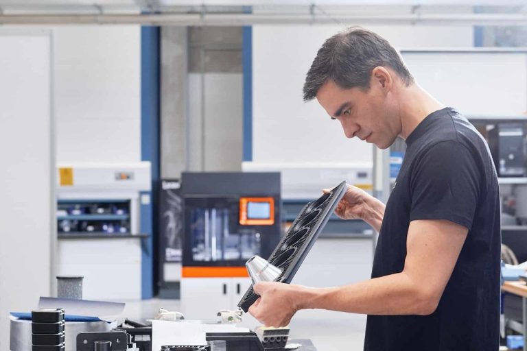 reduce-supply-chain-risk-with-3-procurement-strategies