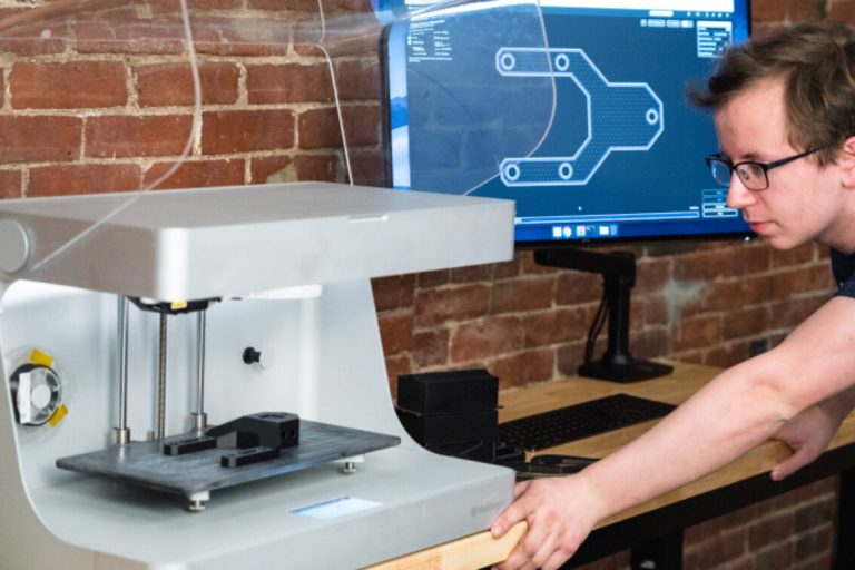 markforged-mark-two-professional-vs-hobbyist